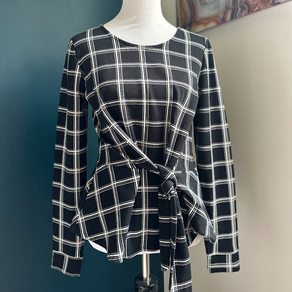 Bar III Back & White Grid Patterned Blouse